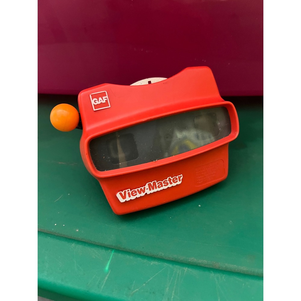 Vintage GAF View-Master Model L Red 3D Viewer with Clydesdale Brewery Reel